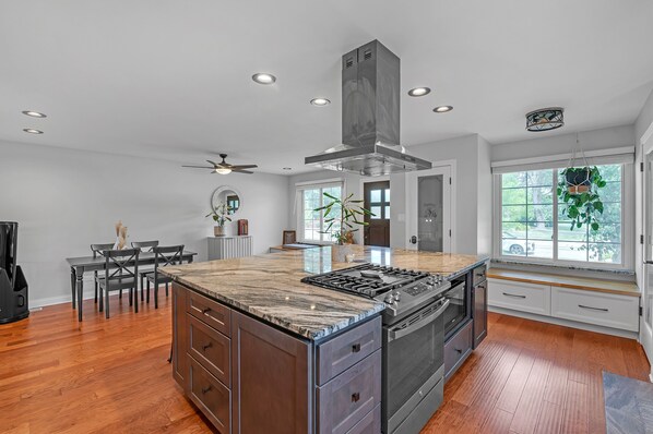 Fridge, microwave, dishwasher, coffee/tea maker