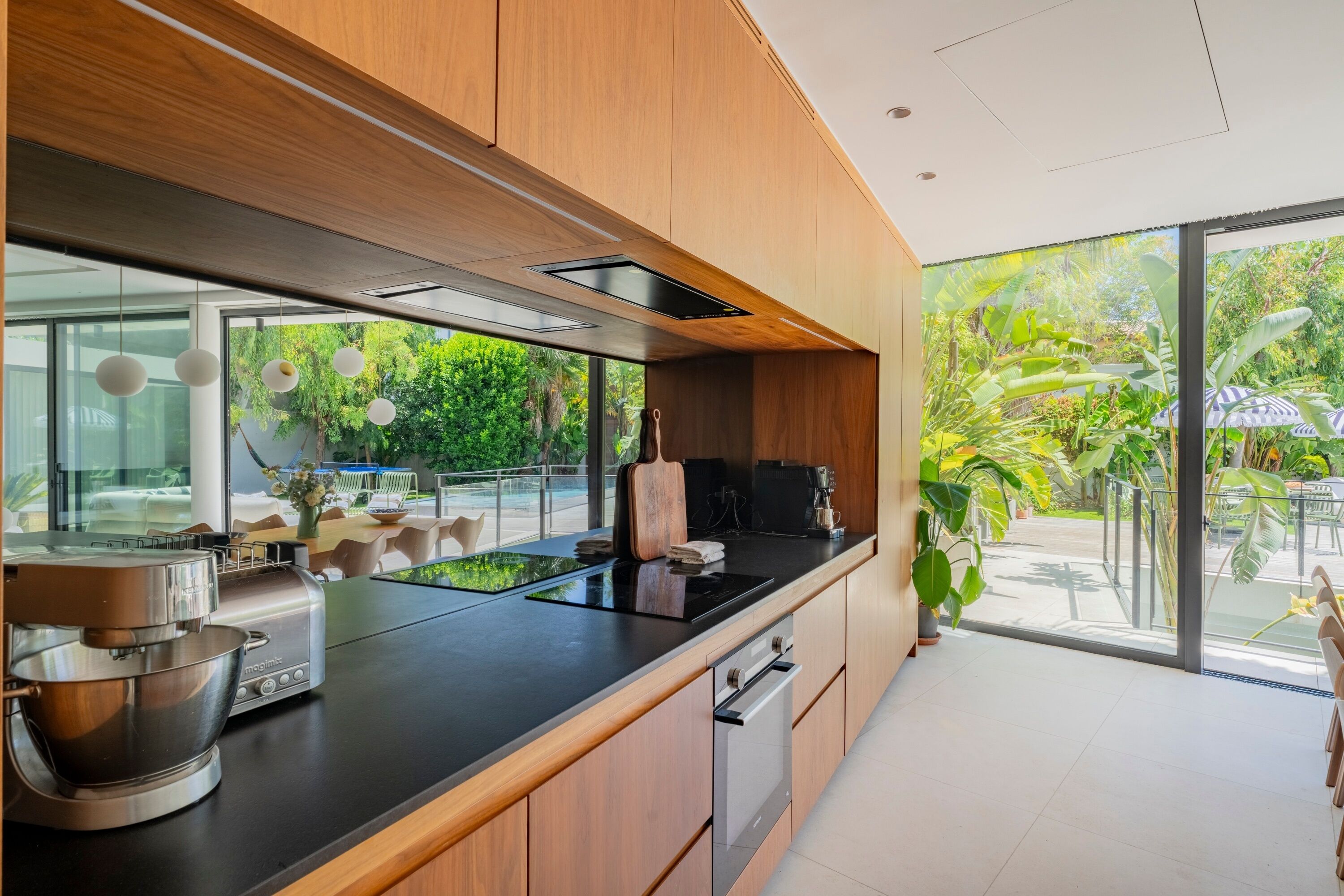 Réfrigérateur, micro-ondes, four, lave-vaisselle