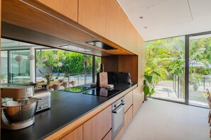 Fridge, microwave, oven, dishwasher