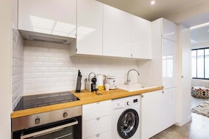 Fridge, oven, coffee/tea maker, toaster