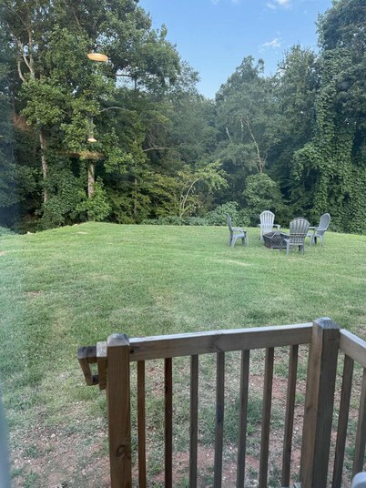 Welcome to The Hideaway! Cozy 3-bedroom home with WiFi, AC in charming Piedmont!