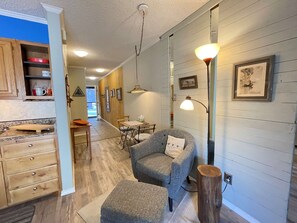 TV - Cozy Creek Condo (Ruidoso)