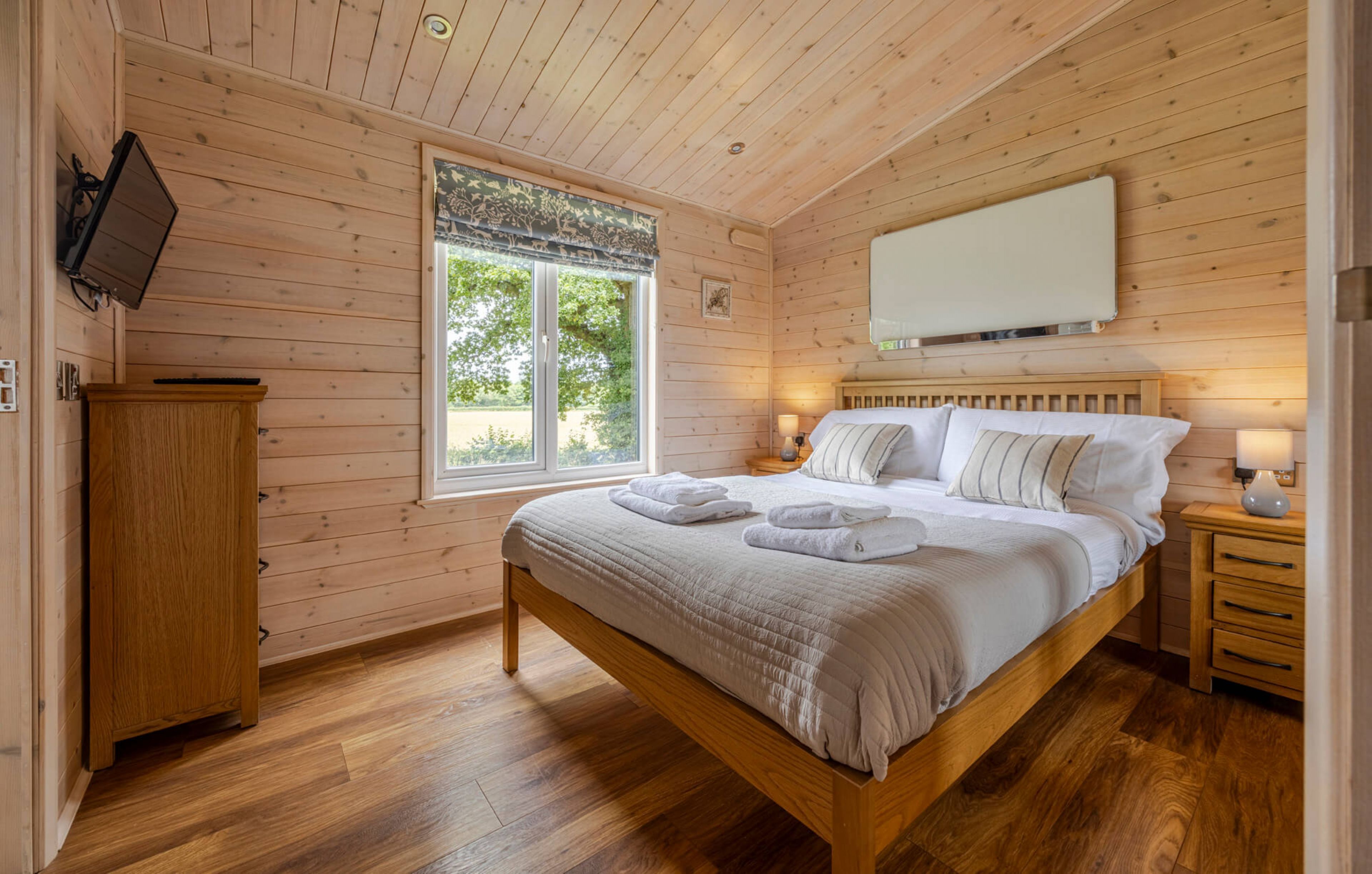 Dog Friendly Kingfisher Lodge Riverdale Located In Yorkshire - Ripon