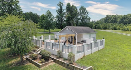 Cute Tiny House on 5 Acres w/ Fantastic Outdoor Spaces