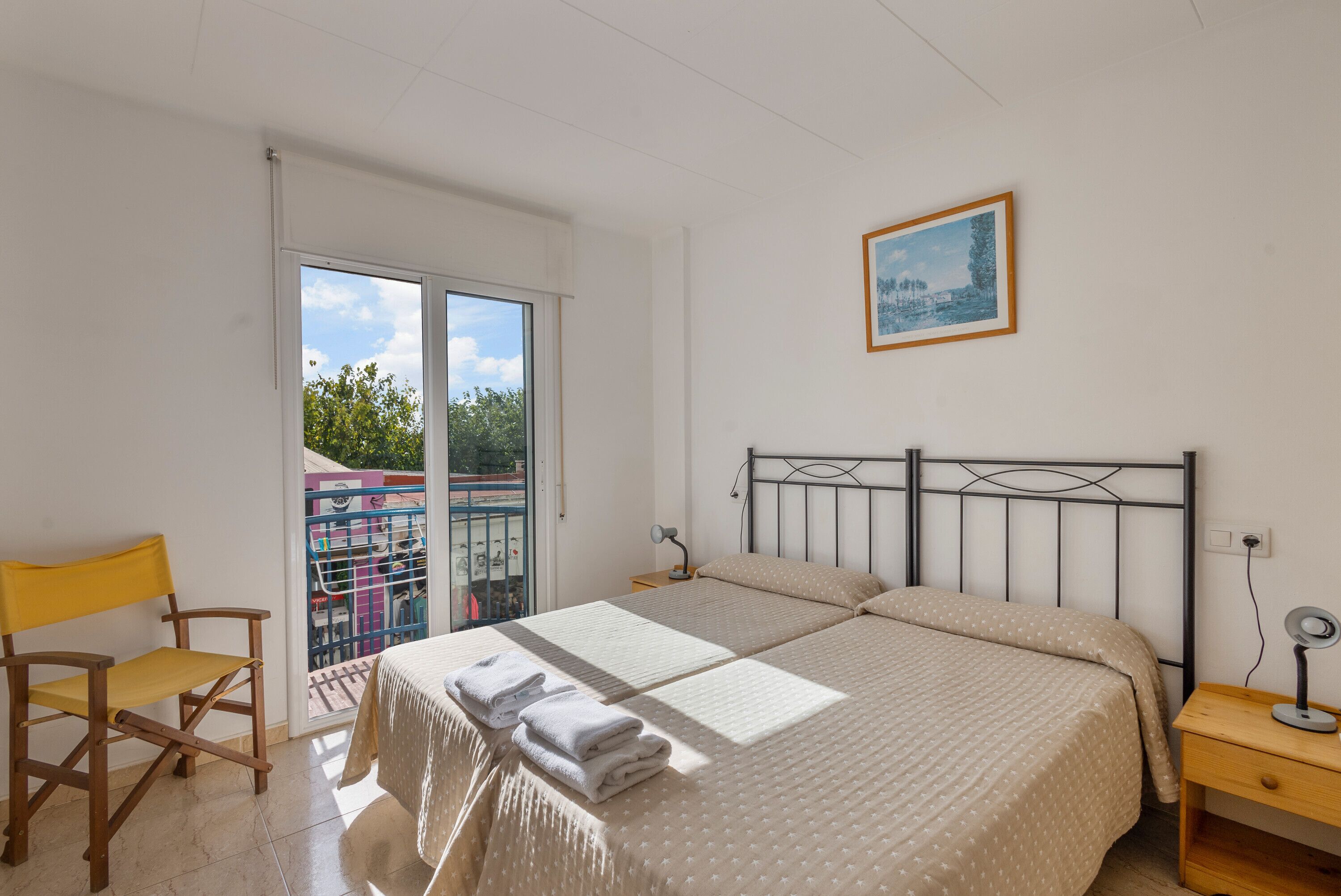 1 slaapkamer, een strijkplank/strijkijzer, wifi, beddengoed