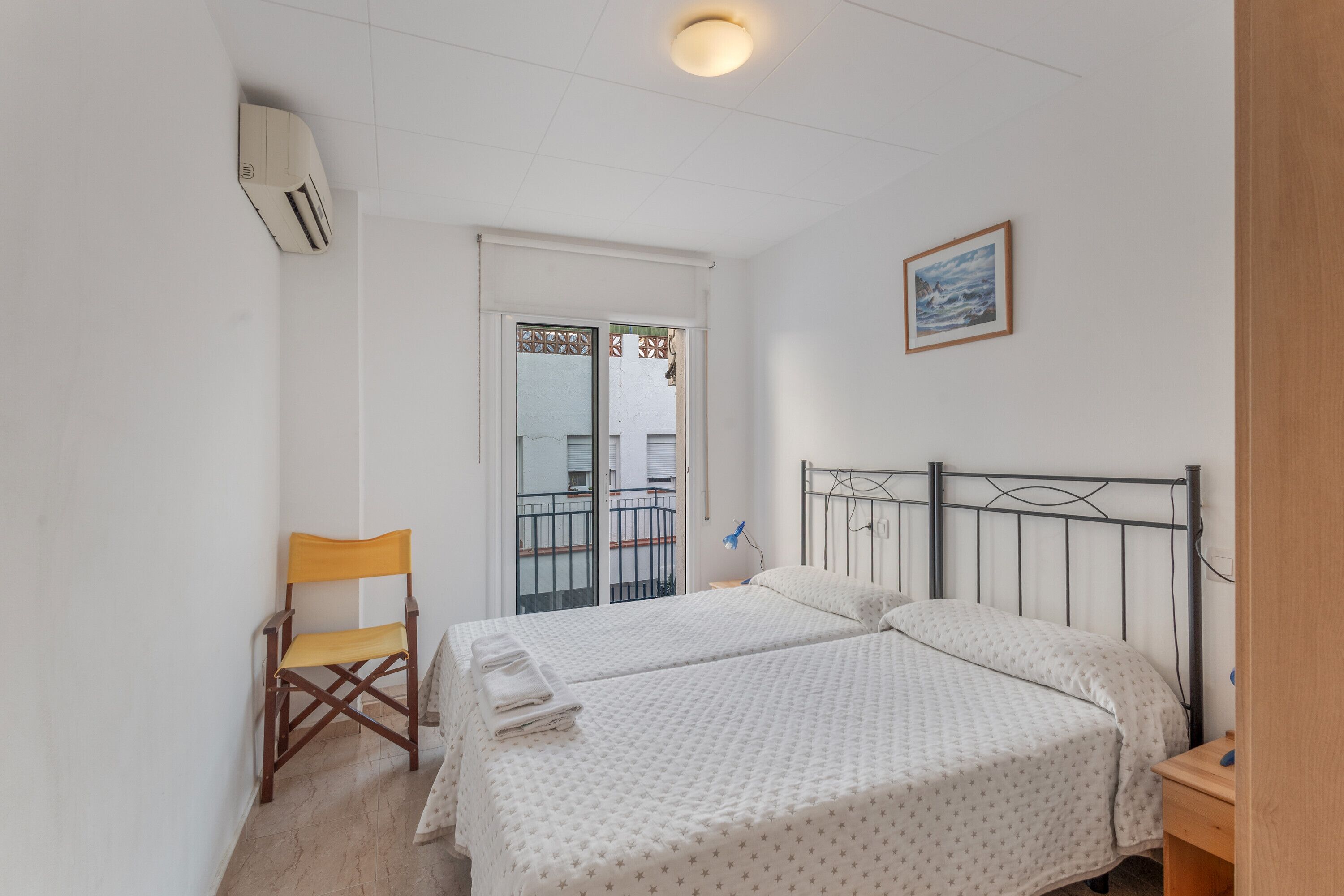 1 slaapkamer, een strijkplank/strijkijzer, wifi, beddengoed