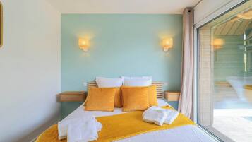 4 quartos, ferros/tĂĄbuas de passar roupa, Wi-Fi, roupa de cama