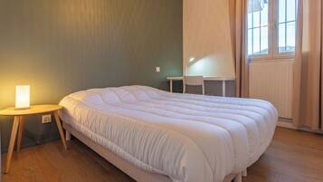 4 chambres, fer et planche Ă repasser, Wi-Fi, draps fournis