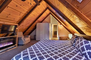 4 bedrooms, desk, WiFi, bed sheets