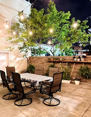 Outdoor dining