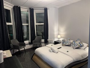 Free WiFi - 100 Pipers Hotel (Blackpool)