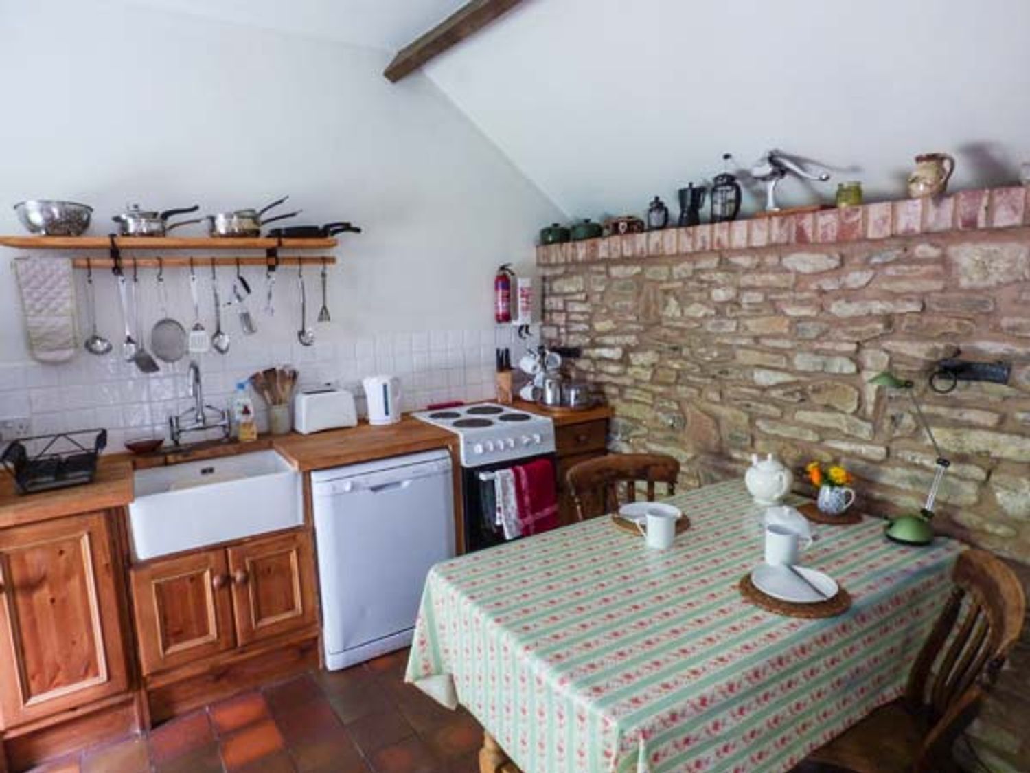 Dishwasher, cookware/dishes/utensils