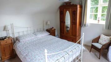 1 phòng ngủ, trang trí khác biệt