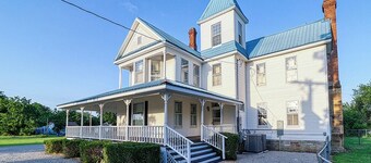 Spacious 4-Bedroom Historical Home w/modern comforts in Old Town McAlester, OK.