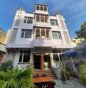 Bagian depan properti