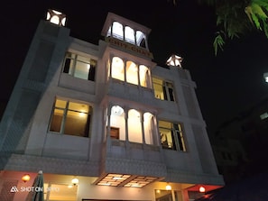 Façade de lâhĂ©bergement
