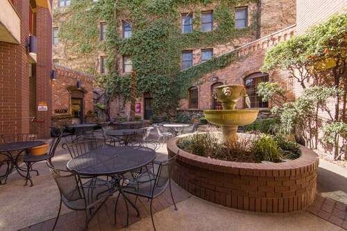 Boutique Retreat in Wine & Gold Country