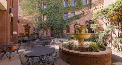 Boutique Retreat in Wine & Gold Country