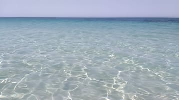 Una spiaggia nelle vicinanze