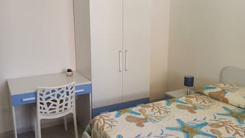 1 bedroom, bed sheets
