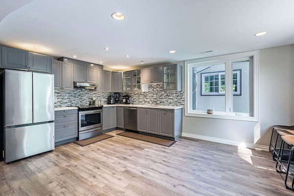 Micro-ondes, four, plaque de cuisson, lave-vaisselle