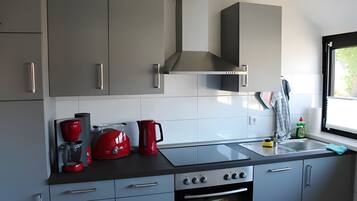 Kühlschrank, Ofen, Herdplatte, Geschirrspüler