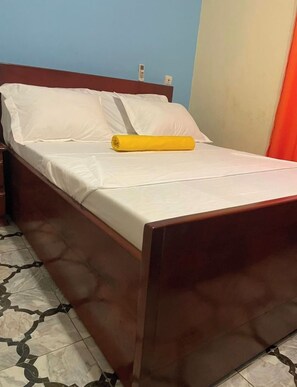 7 bedrooms, iron/ironing board, WiFi, bed sheets