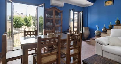 Appartement 'Las Niñas' avec terrasse privée, Wi-Fi et climatisation