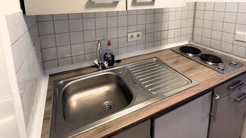 Appartement | Cuisine privée | Batterie de cuisine, vaisselle et ustensiles