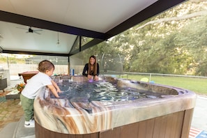 Baignoire à remous extérieure