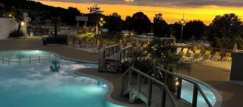Mobilhome in a 5* campsite with heated swimming pools