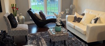 Elegant & Cozy Designer Home in Meadowlands