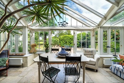 Charming and spacious 6-bedroom farmhouse close to Center Parcs