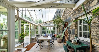 Charming and spacious 6-bedroom farmhouse close to Center Parcs