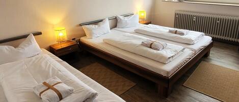 Apartment | 1 bedroom, bed sheets