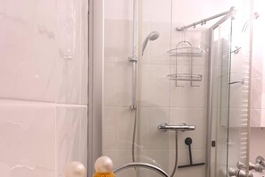 Apartemen | Kamar mandi | Handuk