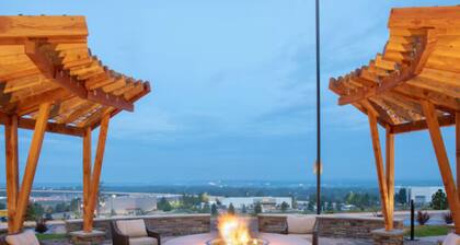Chic studio with WiFi, fitness room in charming Littleton