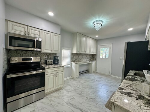 Cozy Upper-Level Retreat