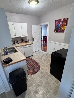 Mikrowelle, Ofen, Herdplatte, Geschirrspüler