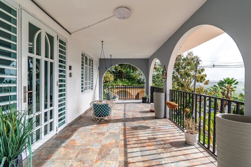 Cozy Flat Two Sleeping Areas Full-size bed