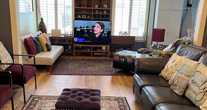 Charming 2-bedroom front house with WiFi and free parking