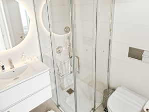 Bungalow, 2 Bedrooms, Patio, Pool View | Bathroom - Modern Pool Bungalow (Torrevieja)