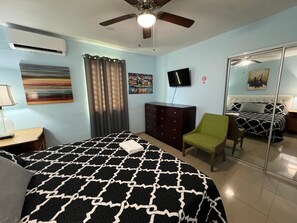 3 Schlafzimmer, Schreibtisch, Bügeleisen/Bügelbrett, kostenloses WLAN