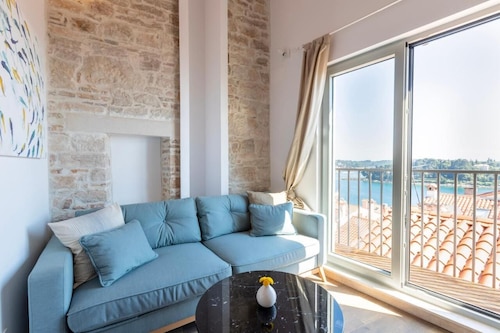 Seagull's View - Breezy 1 Bedroom with Seaview in the Heart of Rovinj's Old Town