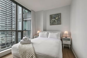 2 habitaciones, tabla de planchar con plancha, wifi y ropa de cama