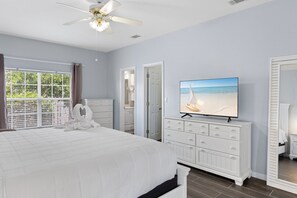 4 bedrooms, desk, iron/ironing board, free WiFi - Dog Friendly Home Close to the Beach (Destin)