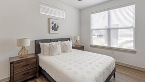 3 bedrooms, desk, iron/ironing board, WiFi