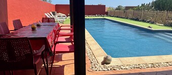 Villa rustique avec piscine privée près de la mer – Capacité 9 personnes