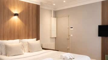 Appartamento Standard, vista cortile | Area soggiorno | Smart TV 80 cm con canali digitali