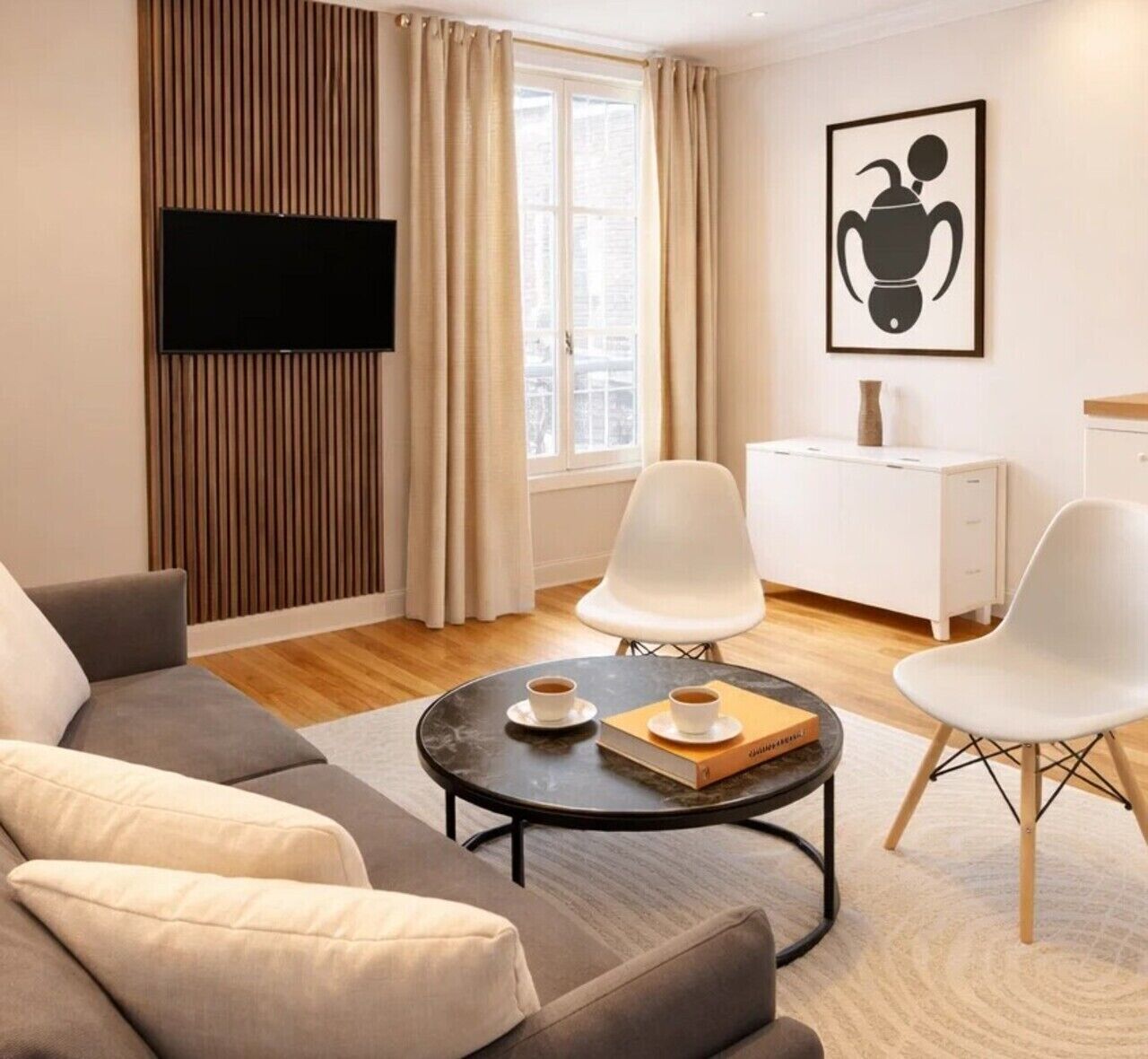 Appartement Standard, vue cour intérieure | Coin séjour